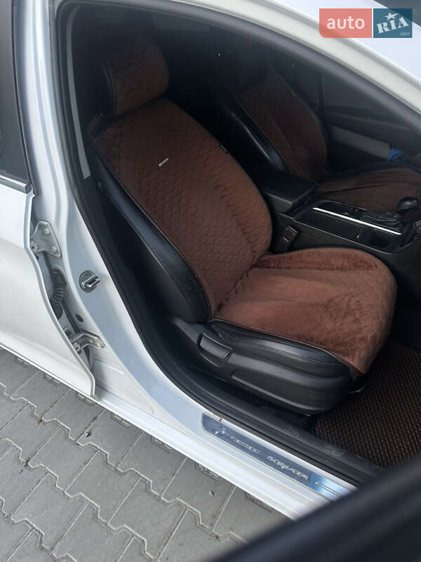 Седан Hyundai Sonata 2015 в Тернополе