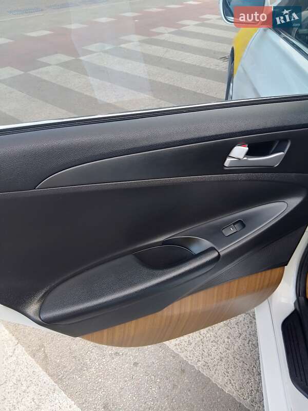 Седан Hyundai Sonata 2014 в Києві фото 2 Седан Hyundai Sonata 2014 в Києві