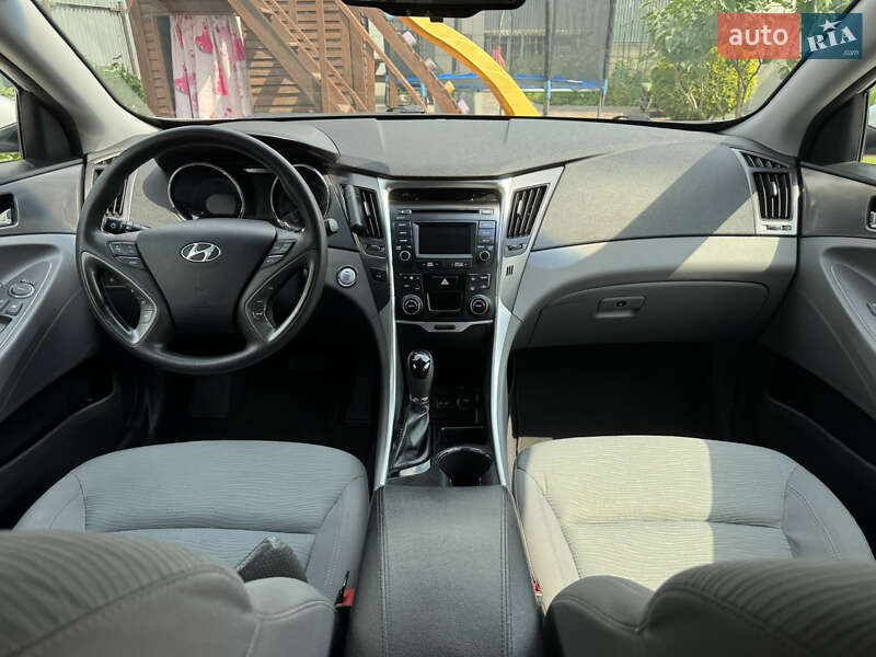 Седан Hyundai Sonata 2014 в Киеве фото 34 Седан Hyundai Sonata 2014 в Киеве