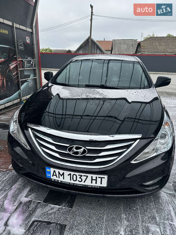 Седан Hyundai Sonata 2011 в Полонном