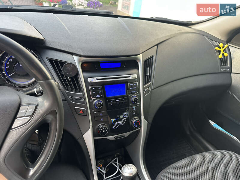 Седан Hyundai Sonata 2011 в Полонном