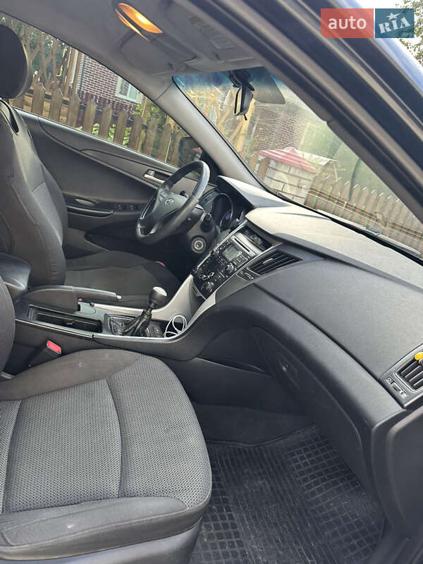 Седан Hyundai Sonata 2011 в Полонном