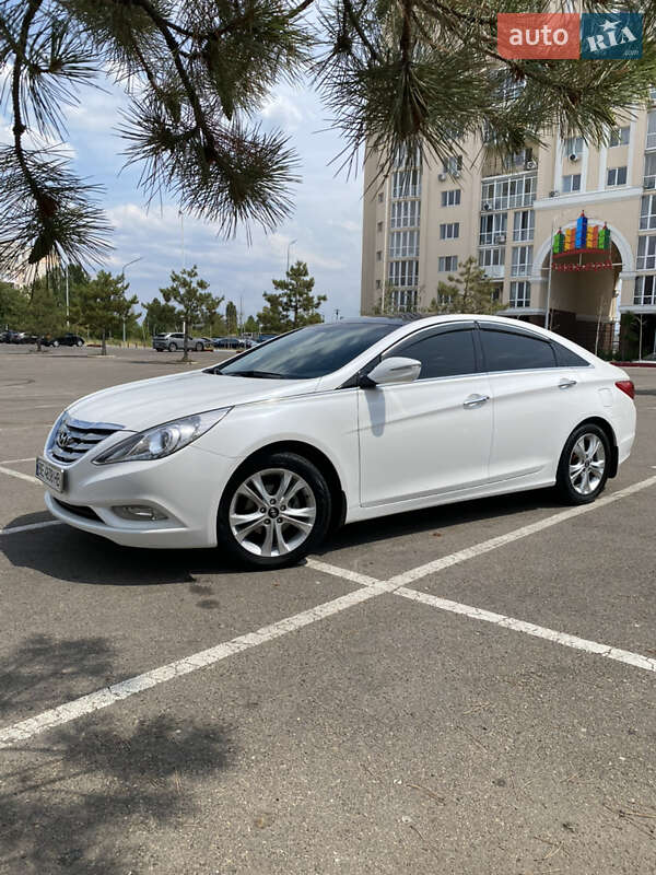 Hyundai Sonata 2012