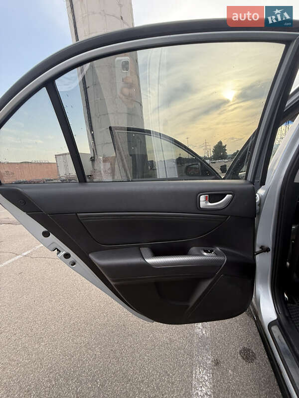 Седан Hyundai Sonata 2006 в Киеве