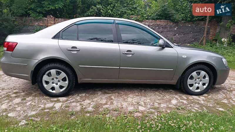 Седан Hyundai Sonata 2008 в Чернигове