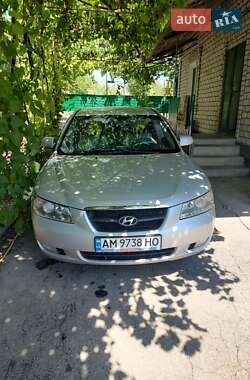 Седан Hyundai Sonata 2005 в Первомайске