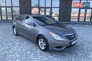 Седан Hyundai Sonata 2013 в Хотині
