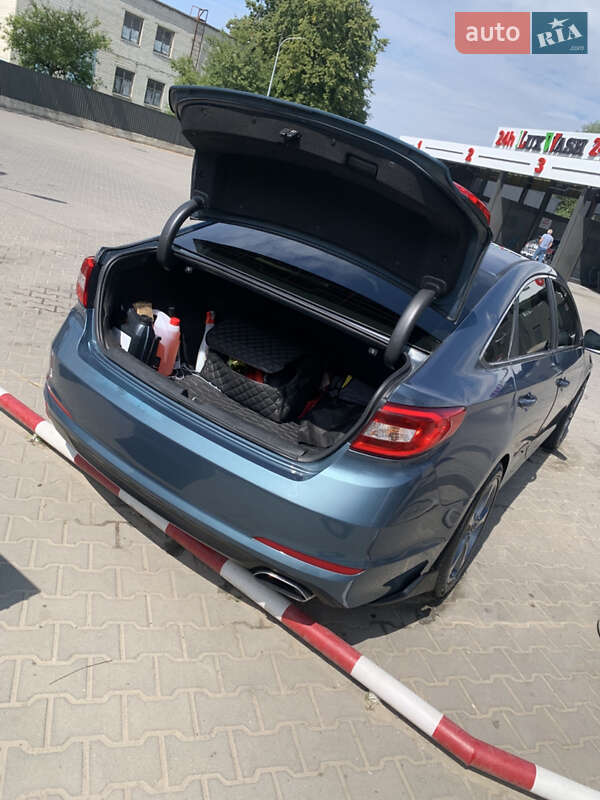 Седан Hyundai Sonata 2016 в Львове