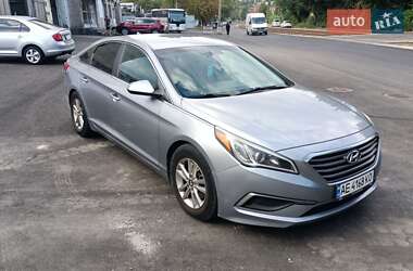 Седан Hyundai Sonata 2016 в  фото 16 Седан Hyundai Sonata 2016 в