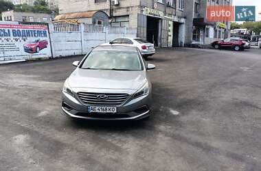 Седан Hyundai Sonata 2016 в  фото 42 Седан Hyundai Sonata 2016 в