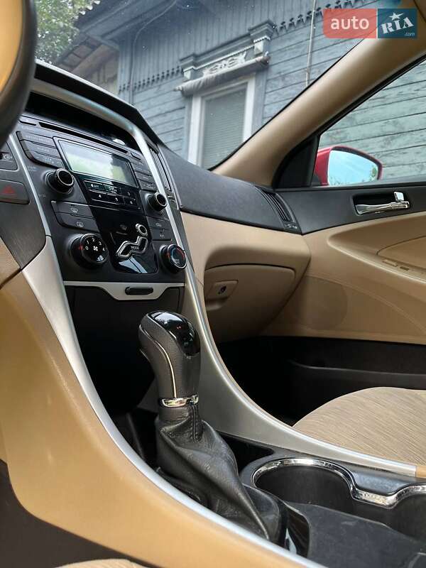 Седан Hyundai Sonata 2012 в Конотопе