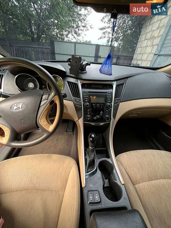 Седан Hyundai Sonata 2012 в Конотопе