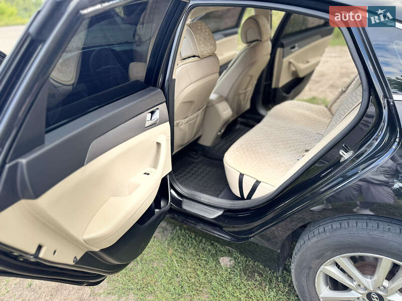 Седан Hyundai Sonata 2016 в Ахтырке