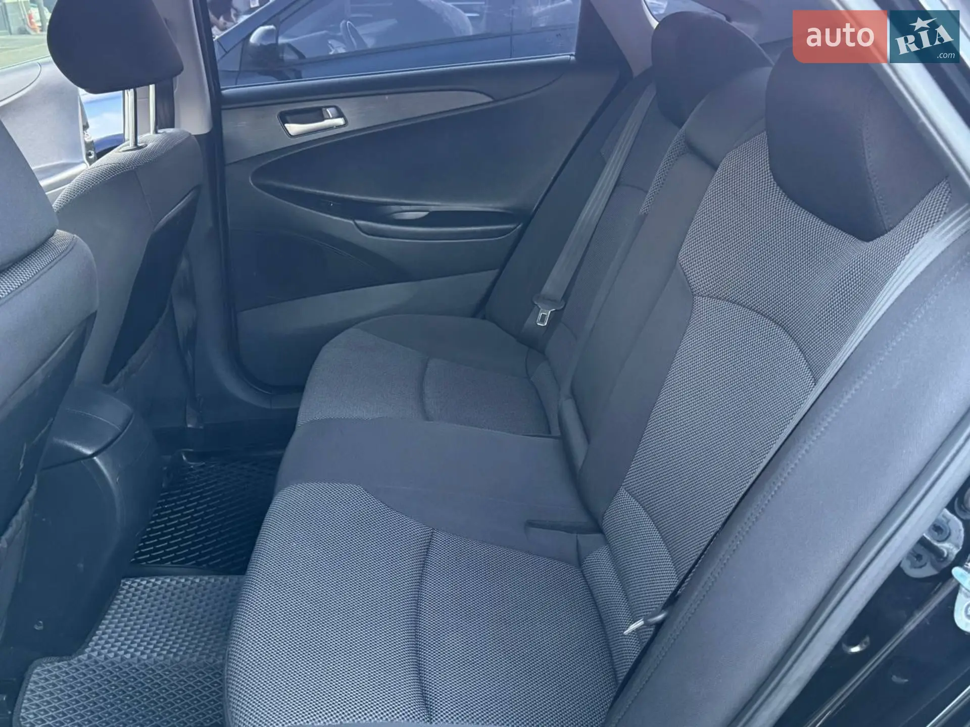 2010 Hyundai Sonata - мініатюра 16