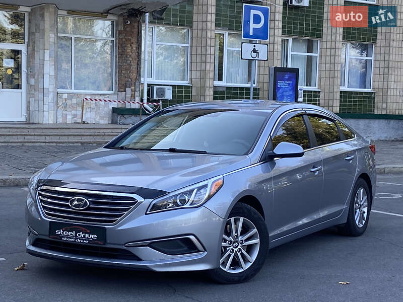 Седан Hyundai Sonata 2015 в 