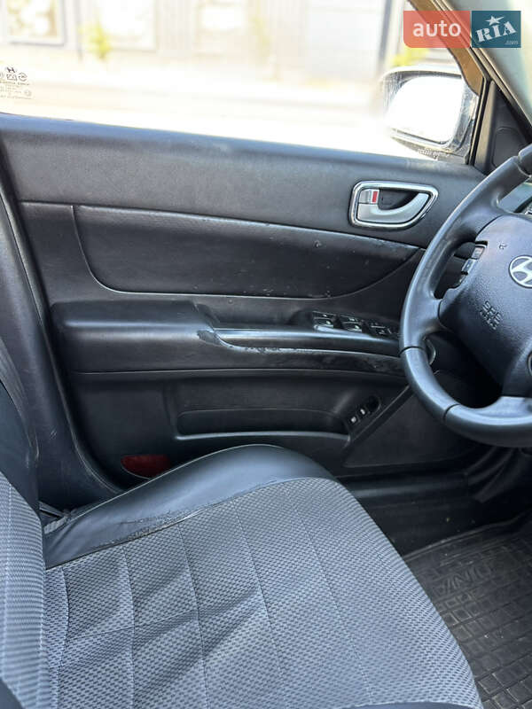Седан Hyundai Sonata 2007 в Авангарде фото 10 Седан Hyundai Sonata 2007 в Авангарде