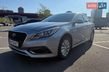 Седан Hyundai Sonata 2015 в Киеве