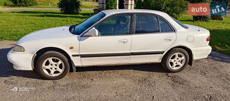 Седан Hyundai Sonata 1996 в Павлограде
