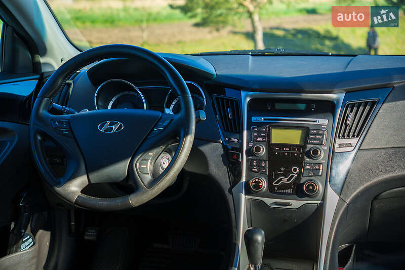 Седан Hyundai Sonata 2012 в Львові