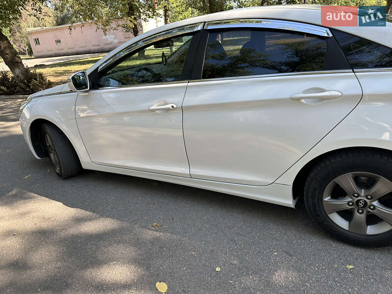 Седан Hyundai Sonata 2014 в Нікополі