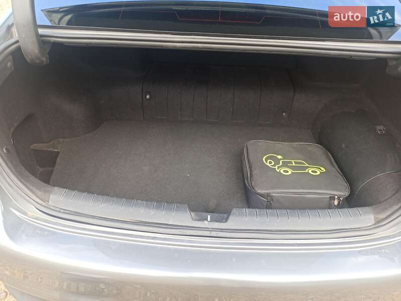 Седан Hyundai Sonata 2017 в Ивано-Франковске