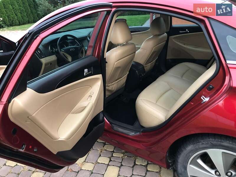 Седан Hyundai Sonata 2012 в Ровно