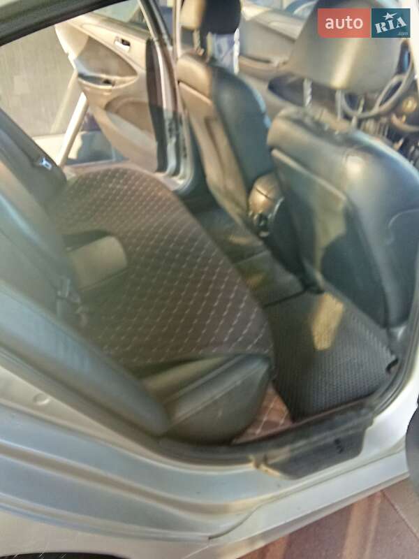 Седан Hyundai Sonata 2014 в Софиевской Борщаговке фото 17 Седан Hyundai Sonata 2014 в Софиевской Борщаговке