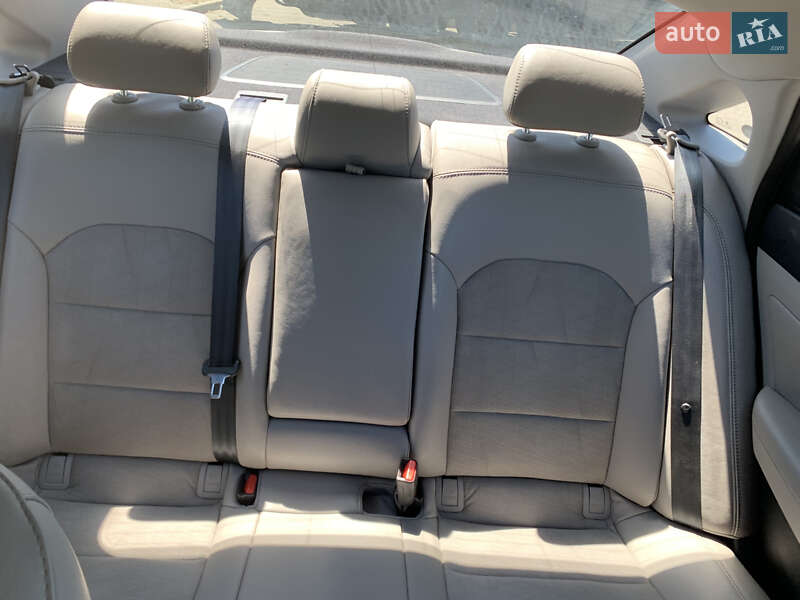 Седан Hyundai Sonata 2014 в Новомосковську