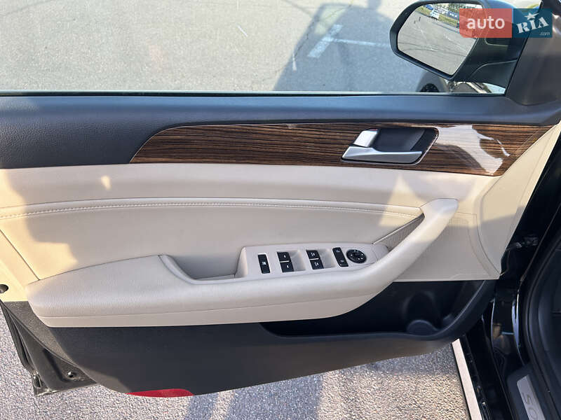 Седан Hyundai Sonata 2016 в Киеве