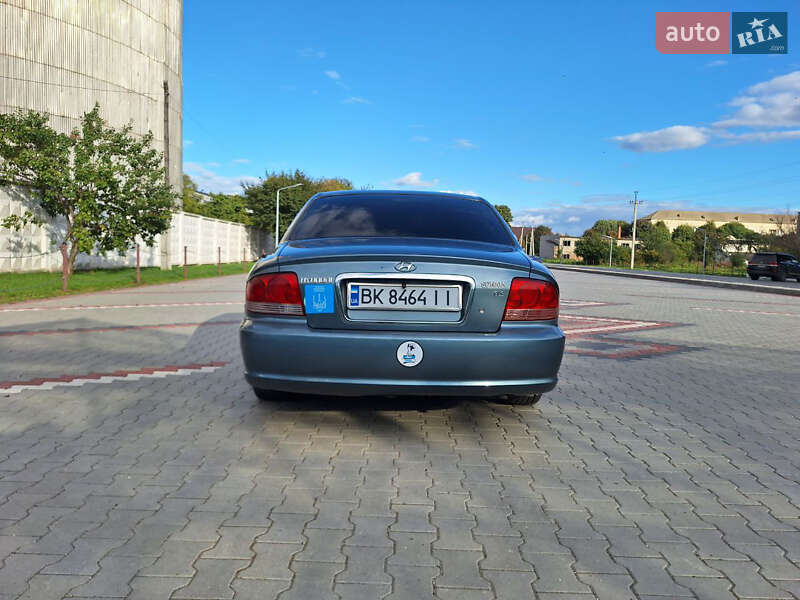 Седан Hyundai Sonata 2004 в Теофіполі