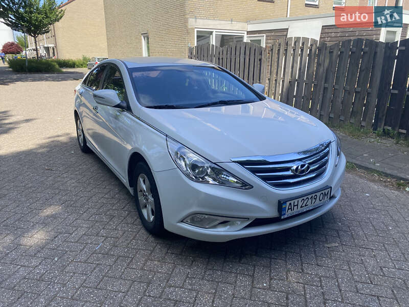 Седан Hyundai Sonata 2013 в Сумах