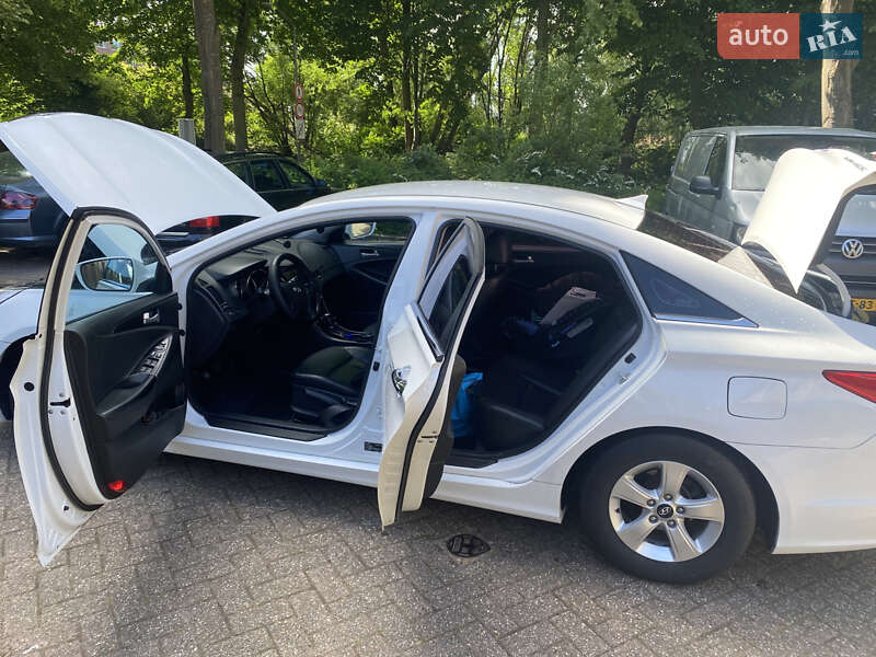 Седан Hyundai Sonata 2013 в Сумах