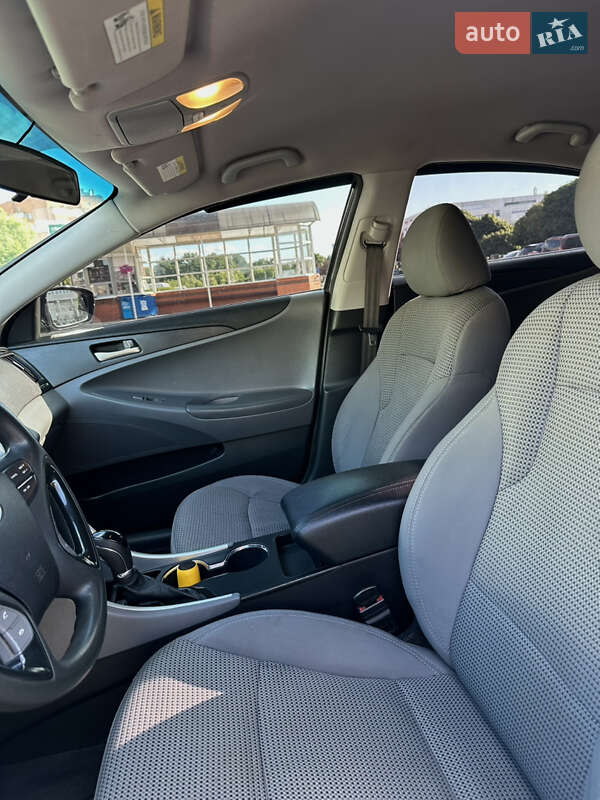Седан Hyundai Sonata 2010 в Ромнах фото 6 Седан Hyundai Sonata 2010 в Ромнах