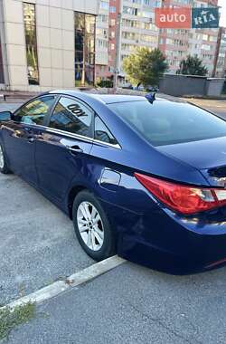Седан Hyundai Sonata 2013 в  фото 4 Седан Hyundai Sonata 2013 в