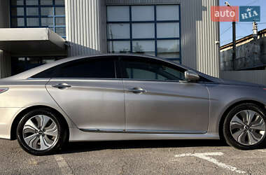 Седан Hyundai Sonata 2013 в  фото 6 Седан Hyundai Sonata 2013 в