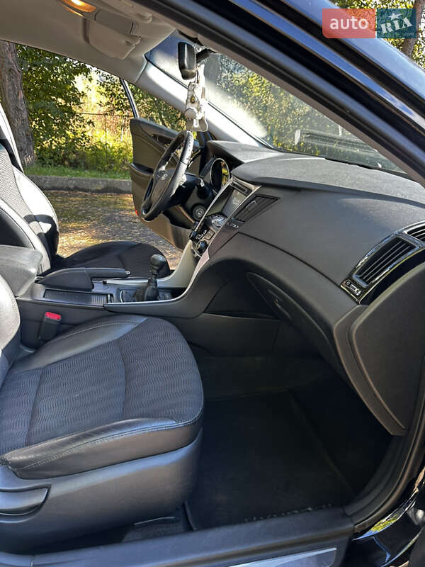 Седан Hyundai Sonata 2012 в Сколе
