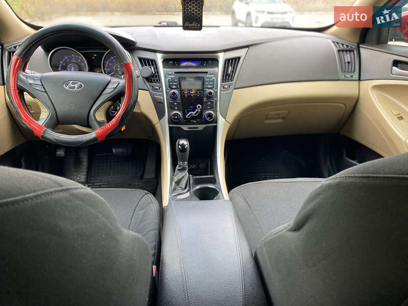 Седан Hyundai Sonata 2010 в Полтаве