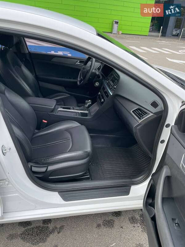 Седан Hyundai Sonata 2016 в Киеве
