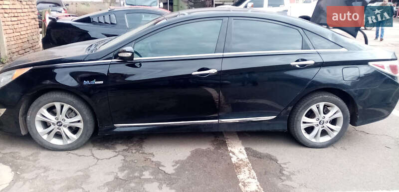Седан Hyundai Sonata 2014 в Кривом Роге