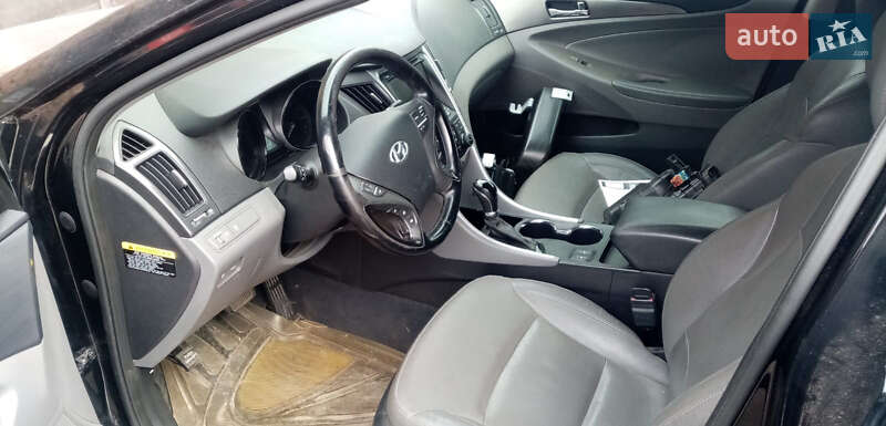 Седан Hyundai Sonata 2014 в Кривом Роге