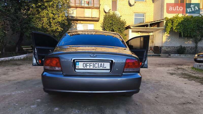 Седан Hyundai Sonata 2001 в Подольске