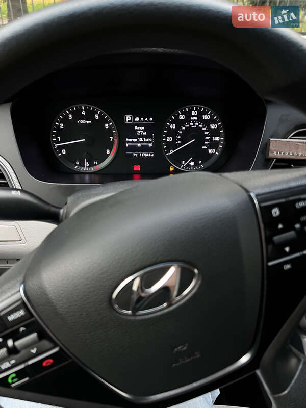 Седан Hyundai Sonata 2016 в Калуше