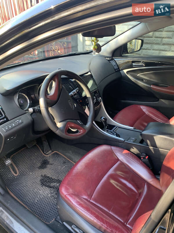 Седан Hyundai Sonata 2012 в Чернигове