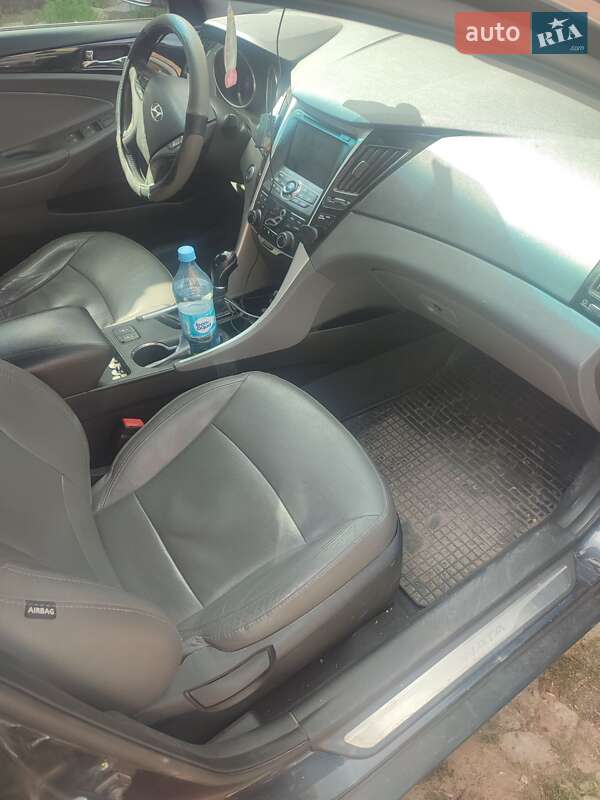 Седан Hyundai Sonata 2011 в Богодухове
