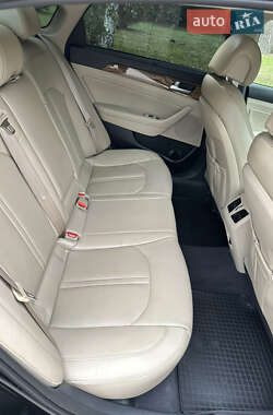 Седан Hyundai Sonata 2015 в 