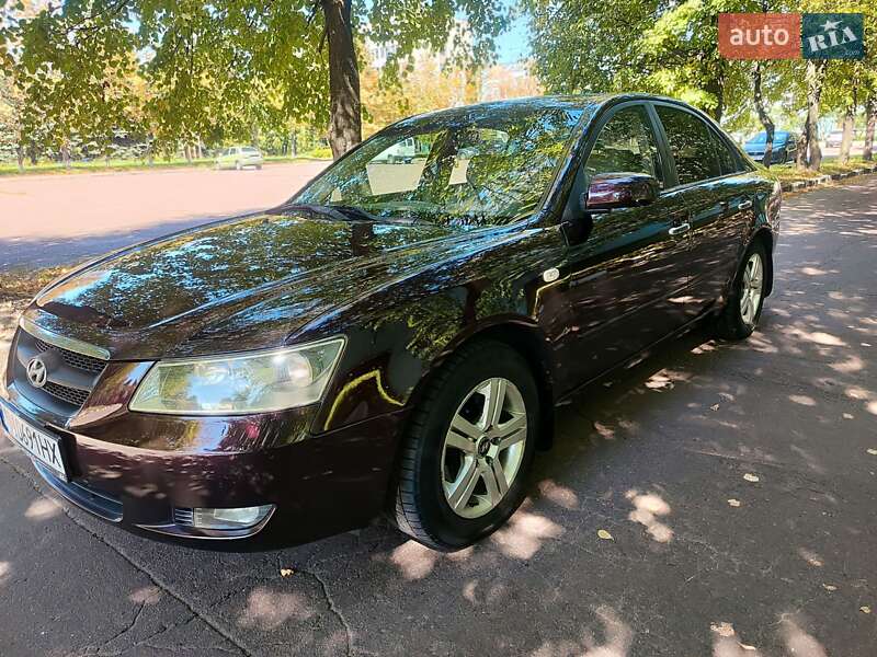 Седан Hyundai Sonata 2006 в  фото Седан Hyundai Sonata 2006 в