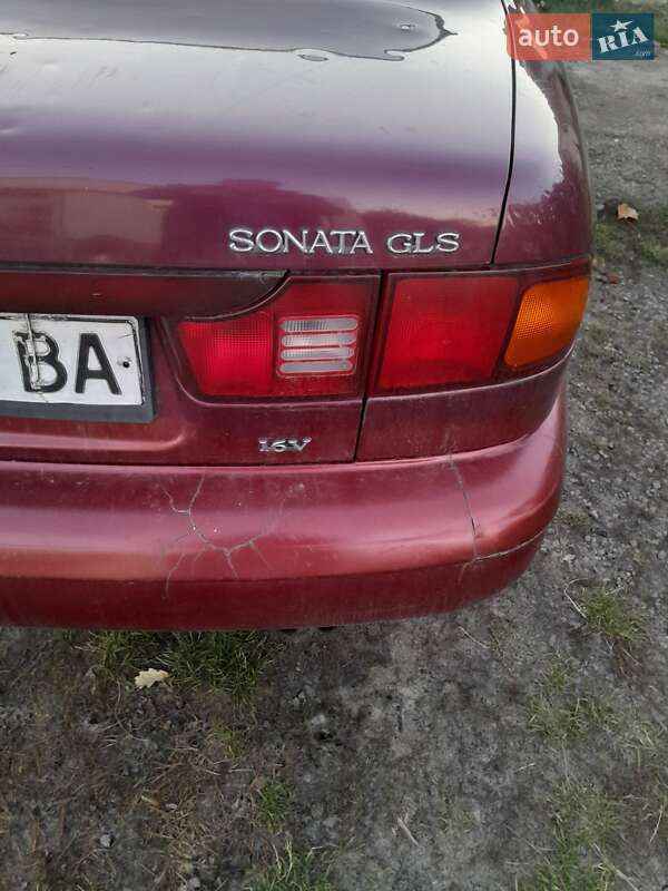 Седан Hyundai Sonata 1995 в Рава-Руській