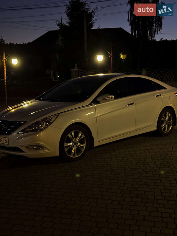 Седан Hyundai Sonata 2010 в Ужгороде