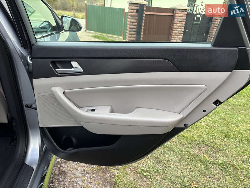 Седан Hyundai Sonata 2014 в Жовкве