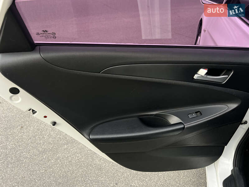 Седан Hyundai Sonata 2011 в Києві